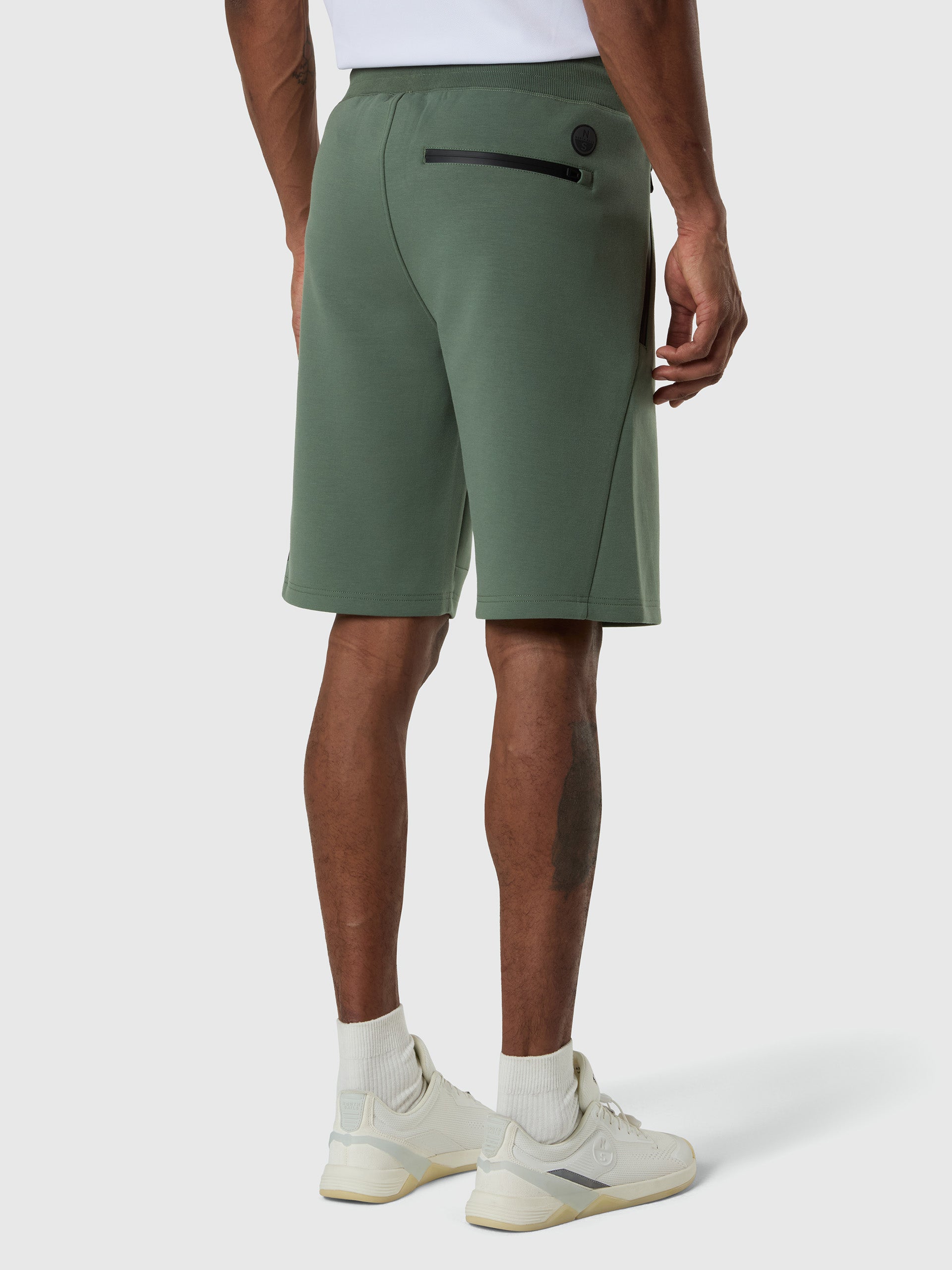 4 | Laurel wreath | sweatshorts-673254