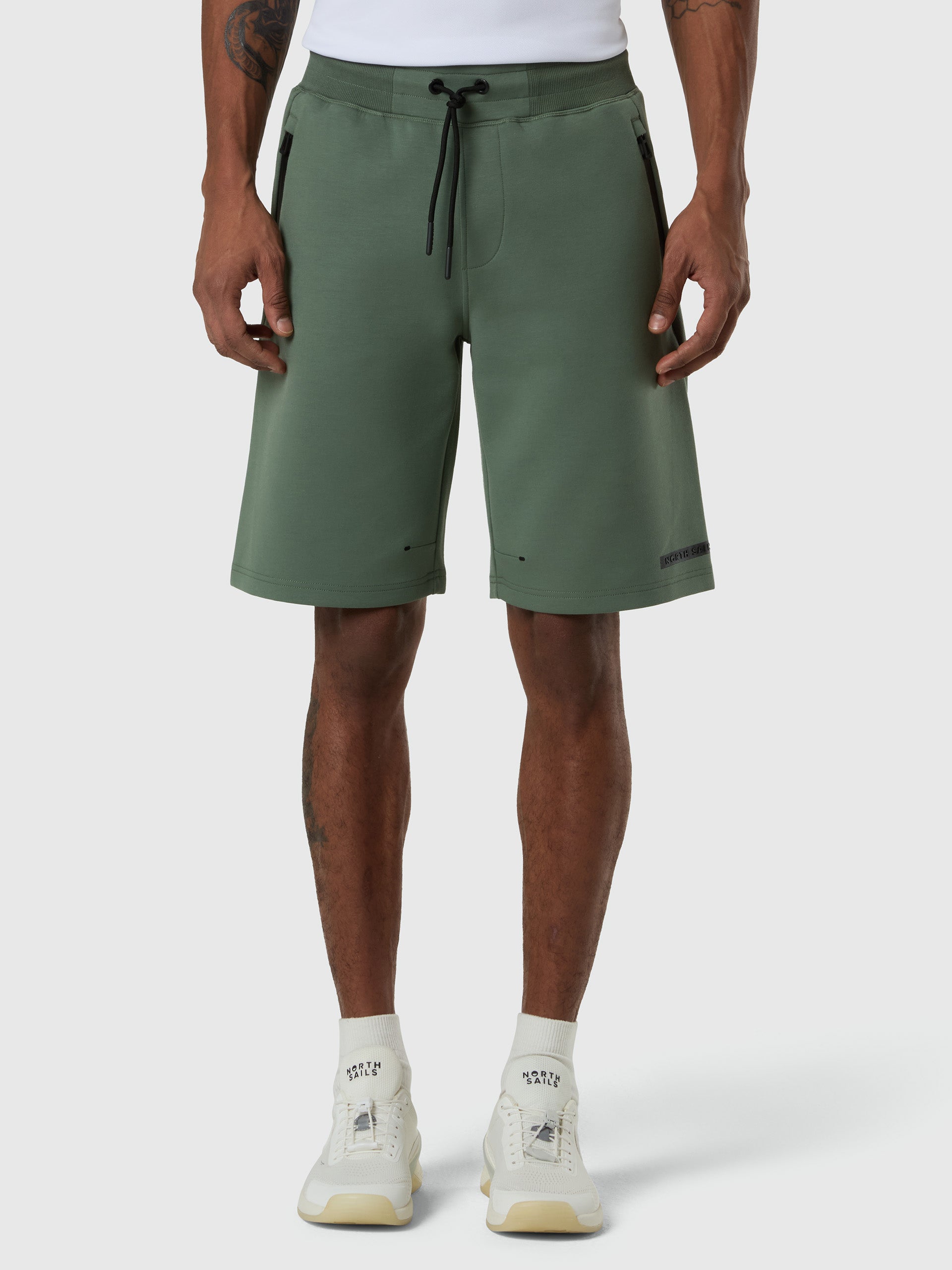 1 | Laurel wreath | sweatshorts-673254