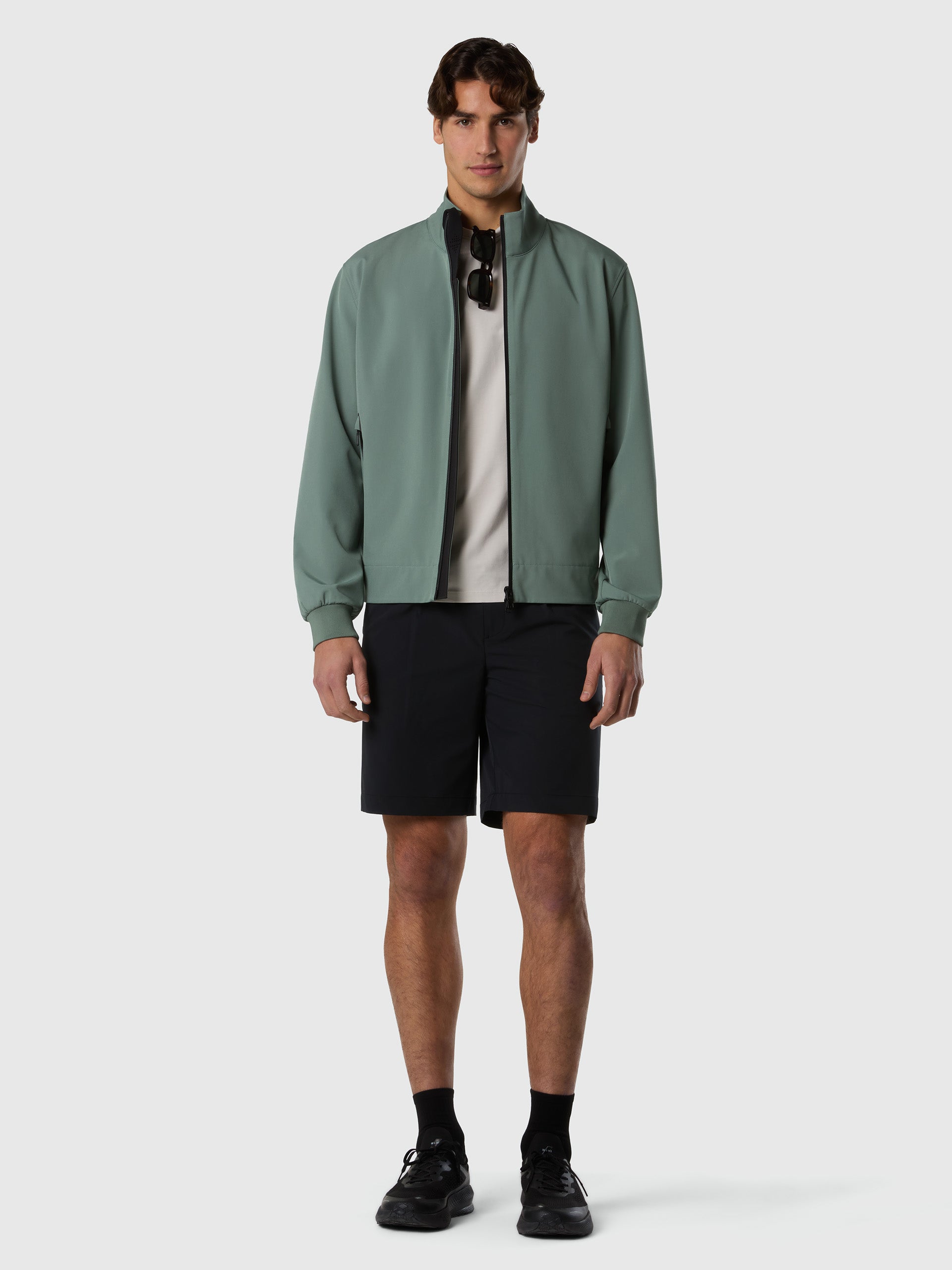 2 | Black | regular-fit-wdrawstring-short-trouser-673421