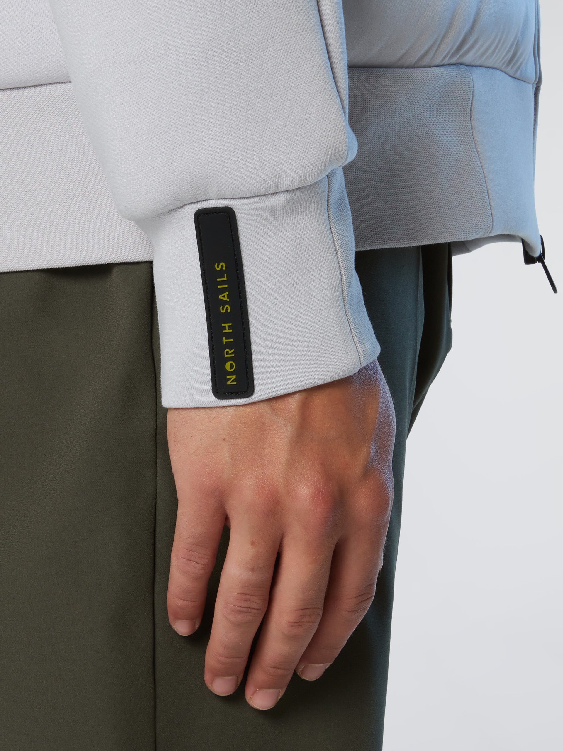 7 | Micro chip grey | full-zip-sweater-691102