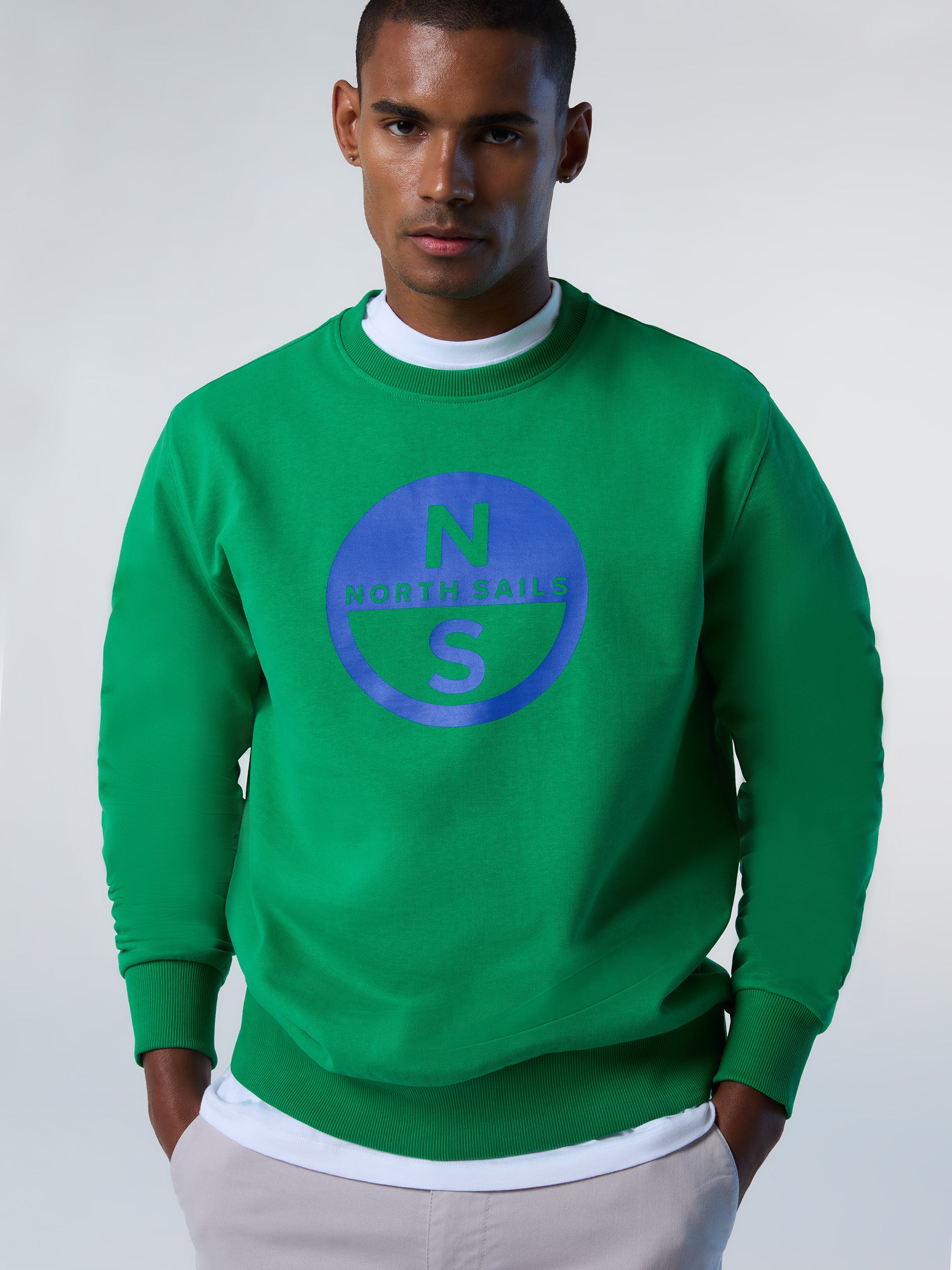 2 | Green bee | basic-crewneck-sweatshirt-wlogo-691222