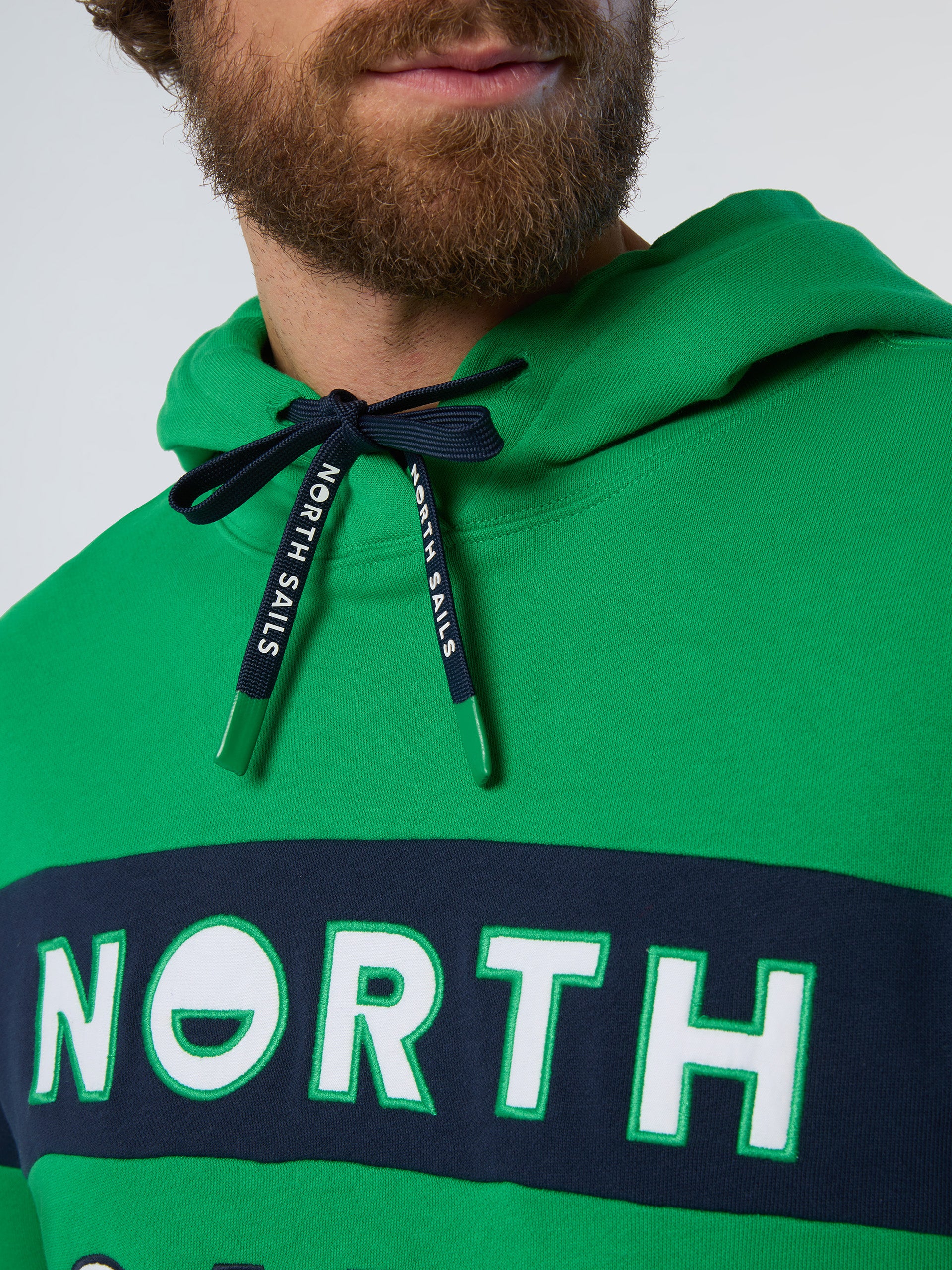 6 | Green bee | hooded-sweatshirt-twill-branding-691250