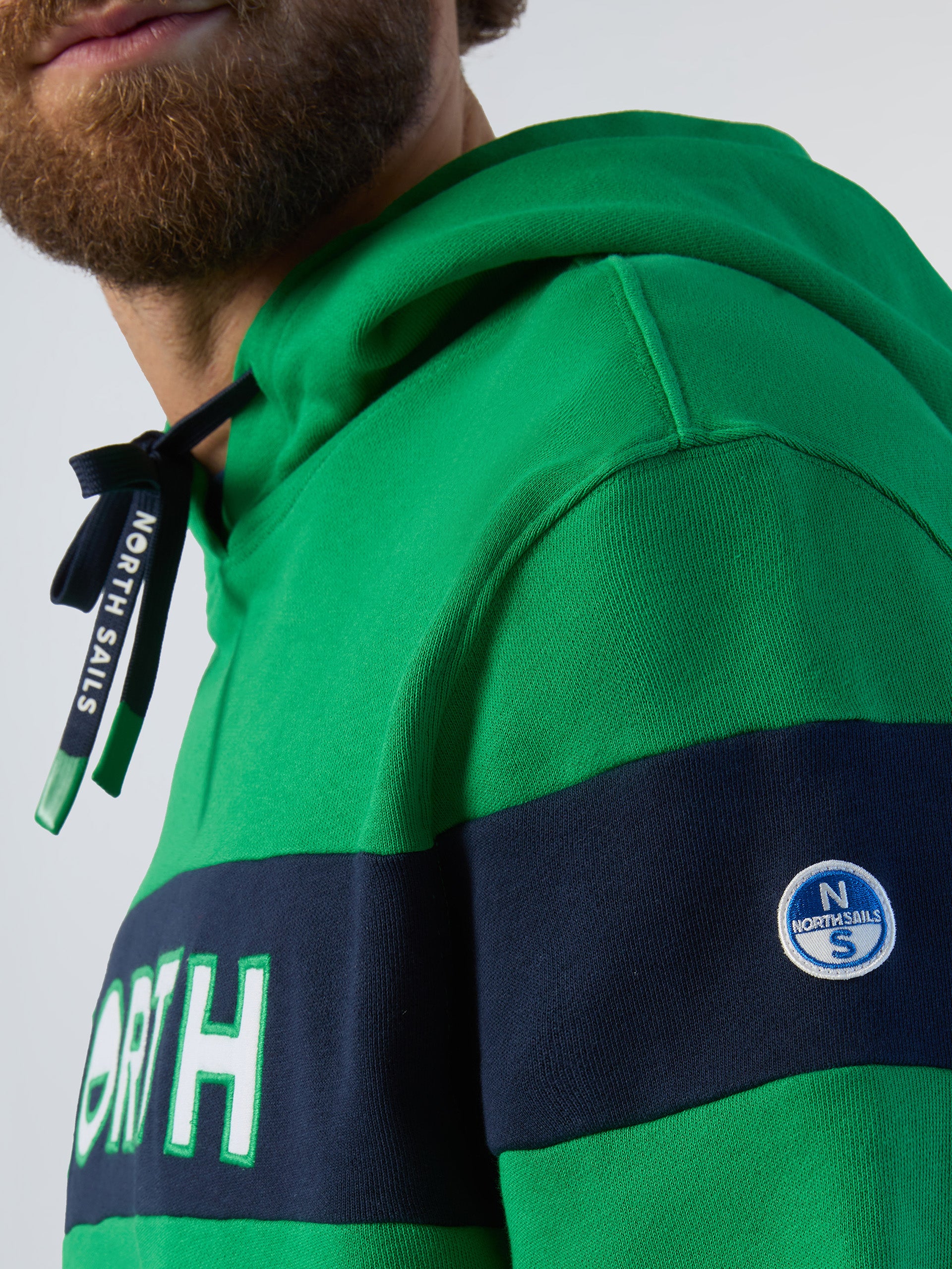 7 | Green bee | hooded-sweatshirt-twill-branding-691250