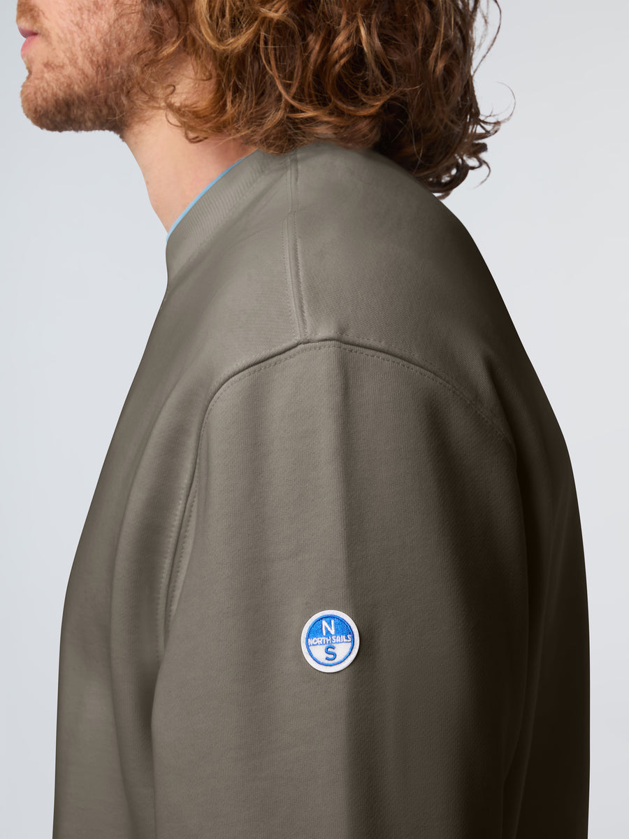 crewneck-sweatshirt-wlogo-691261-1