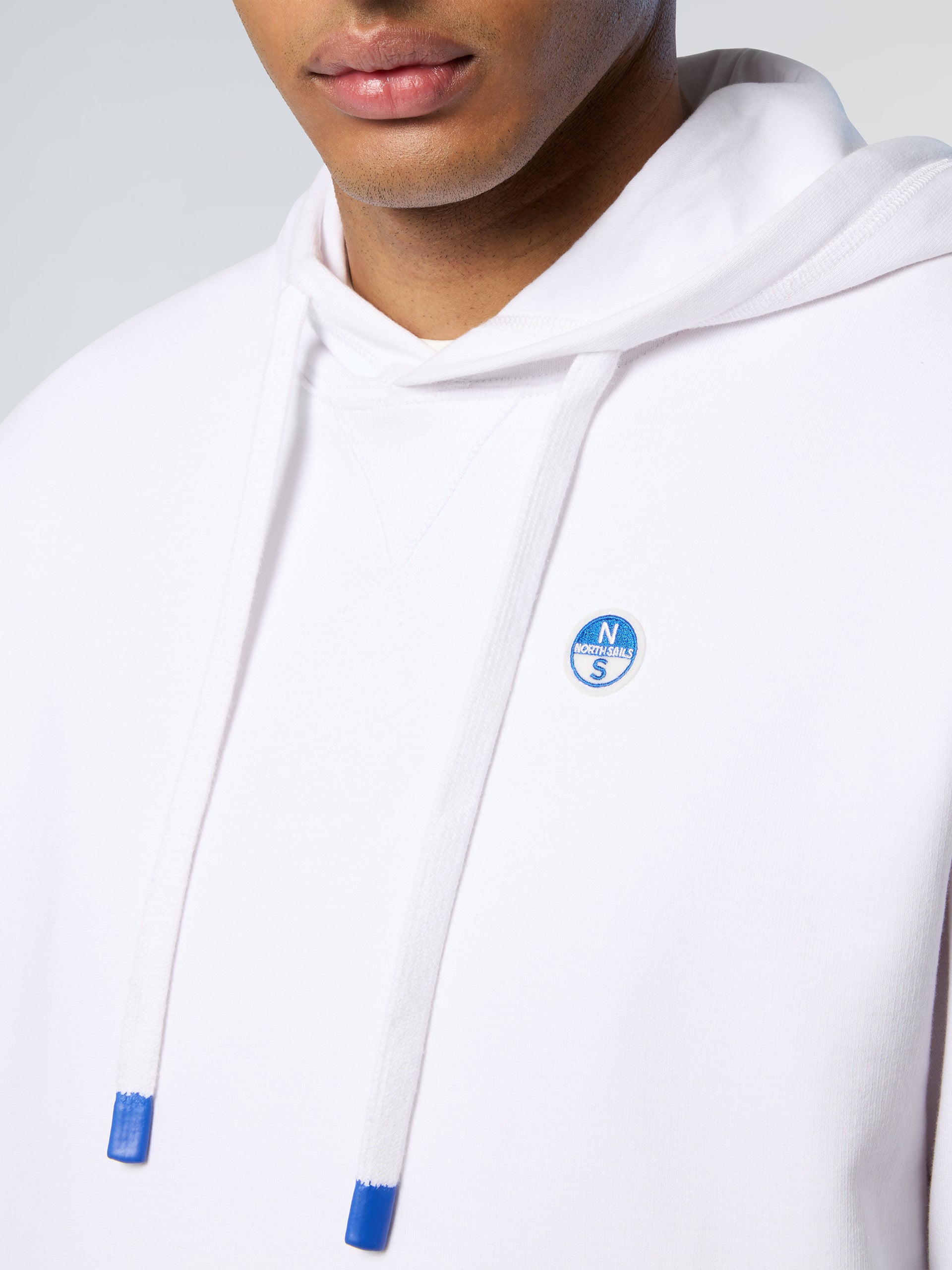 6 | White | hooded-sweatshirt-wlogo-691372