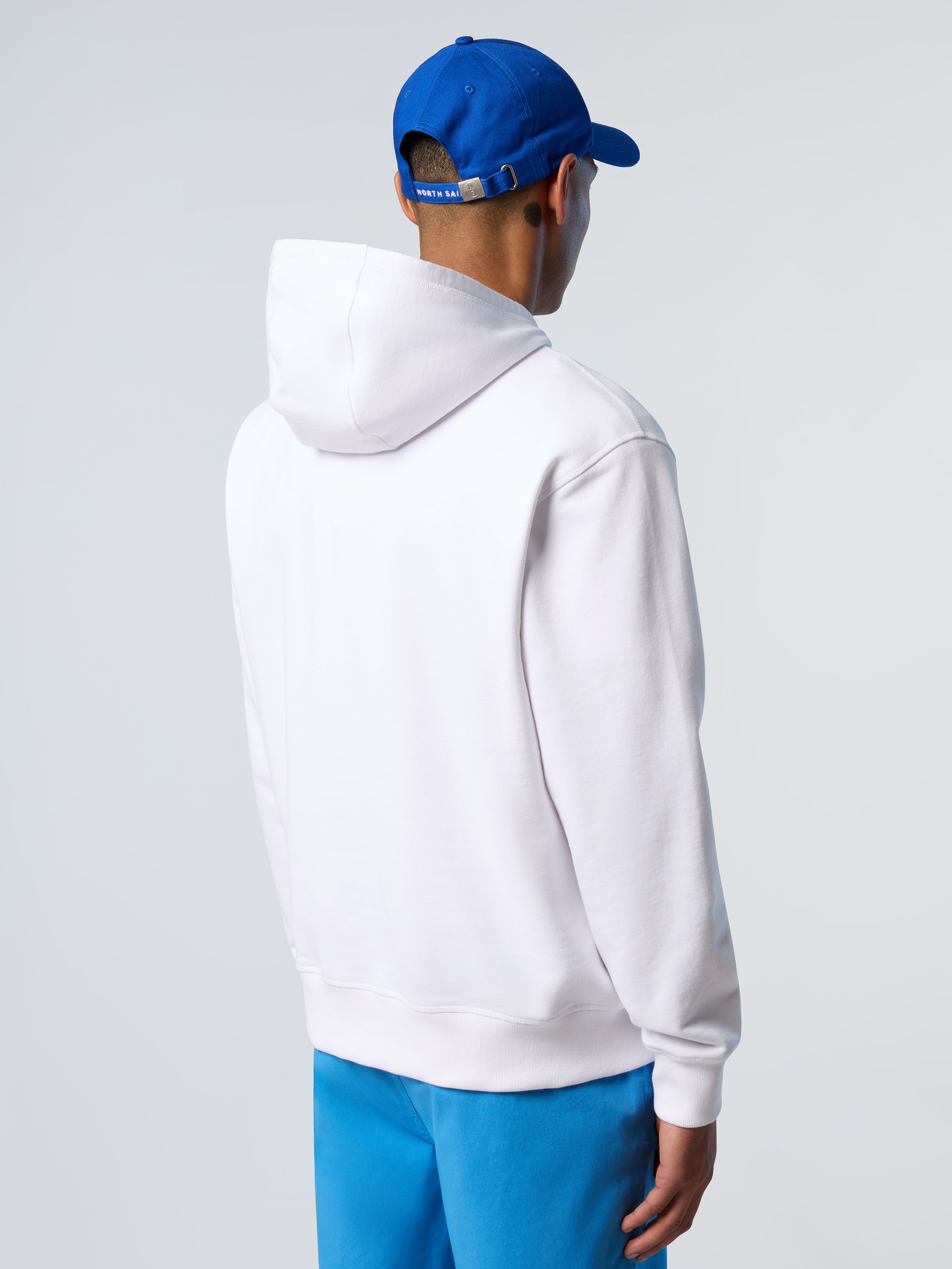 4 | White | hooded-sweatshirt-wlogo-691372