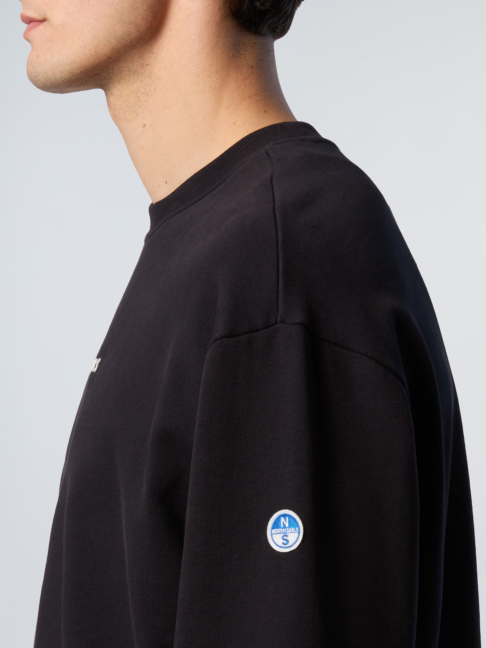 6 | Black | crewneck-sweatshirt-wgraphic-691374