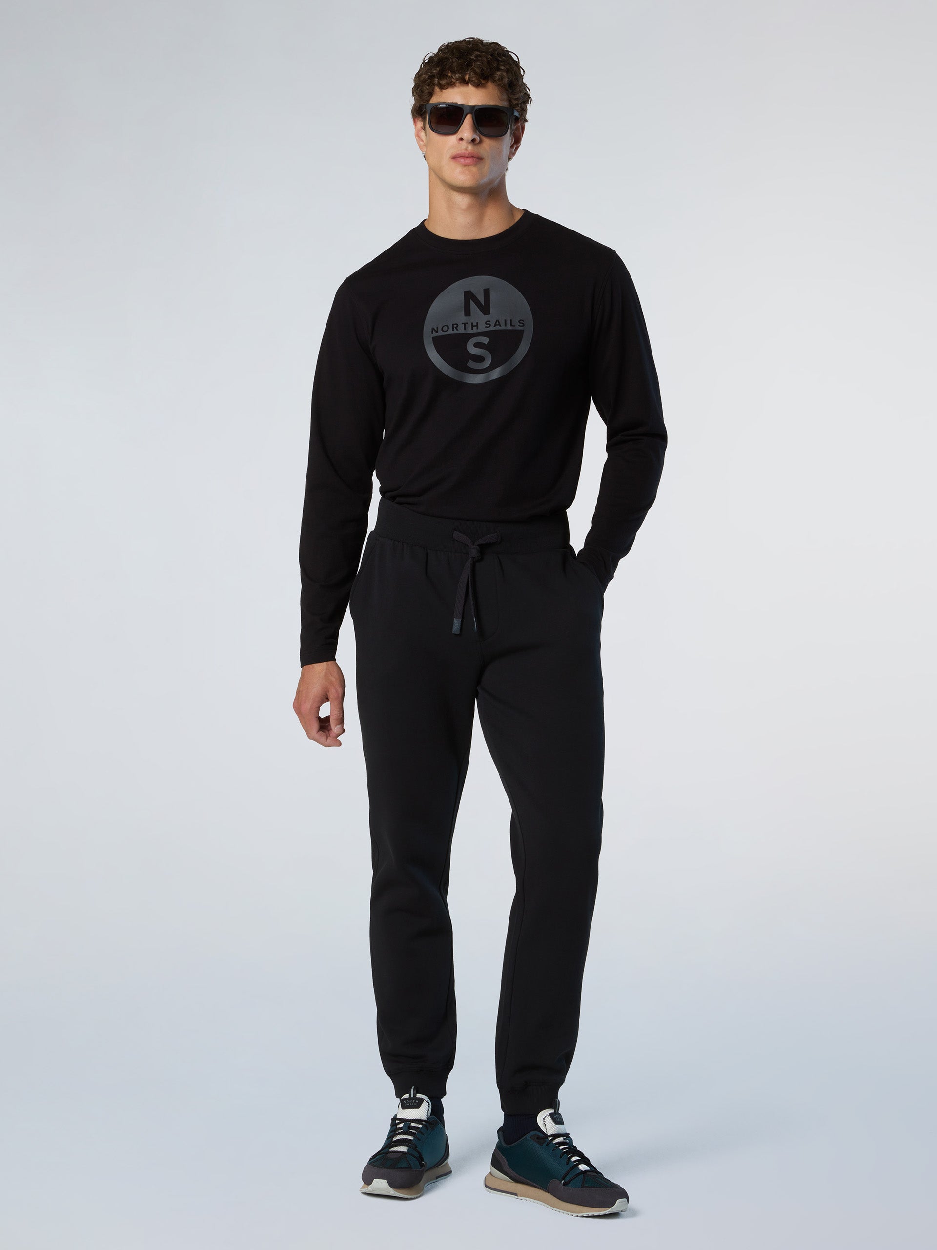 5 | Black | t-shirt-long-sleeve-wgraphic-693008