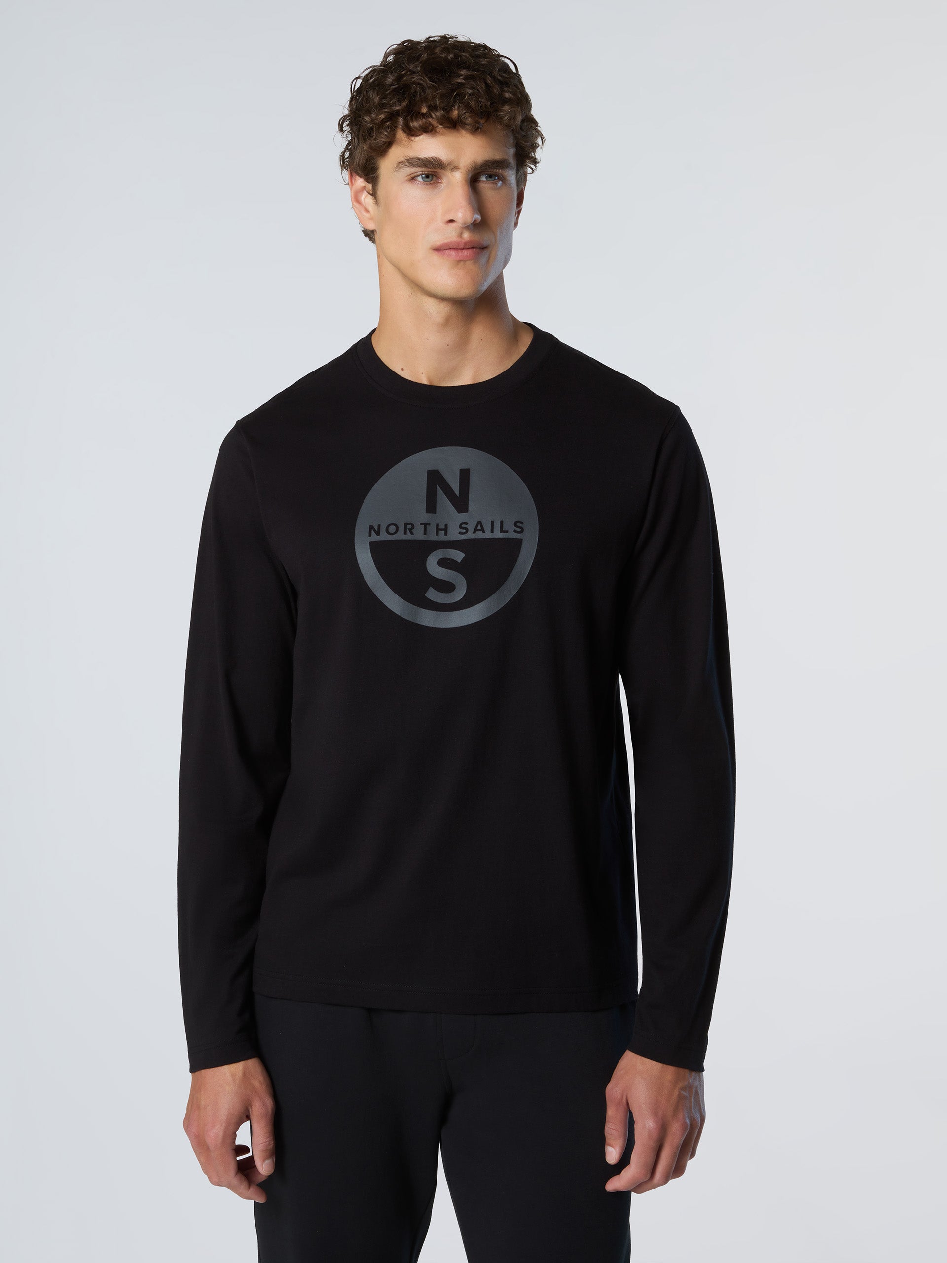 1 | Black | t-shirt-long-sleeve-wgraphic-693008