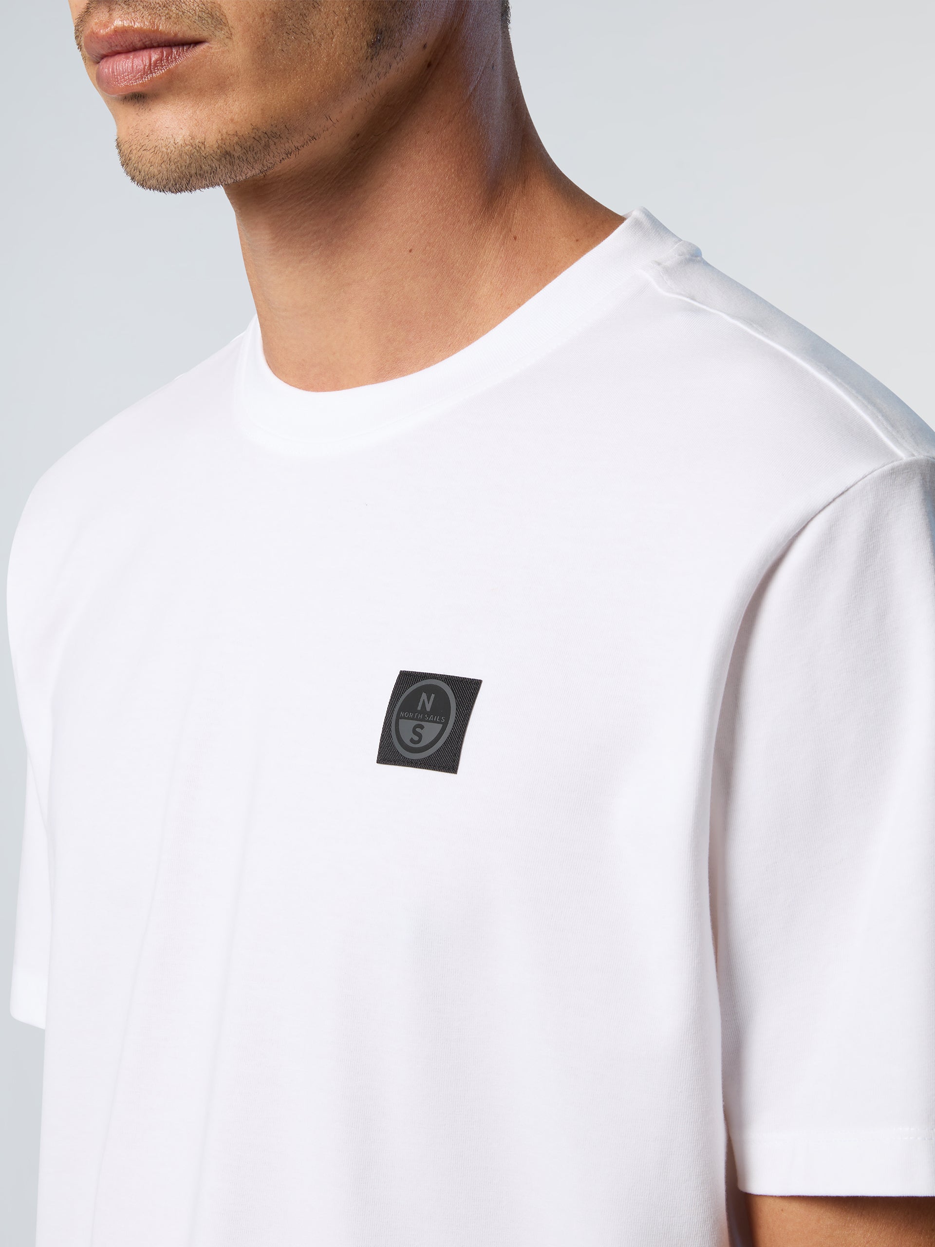 6 | White | t-shirt-short-sleeve-wlogo-693037