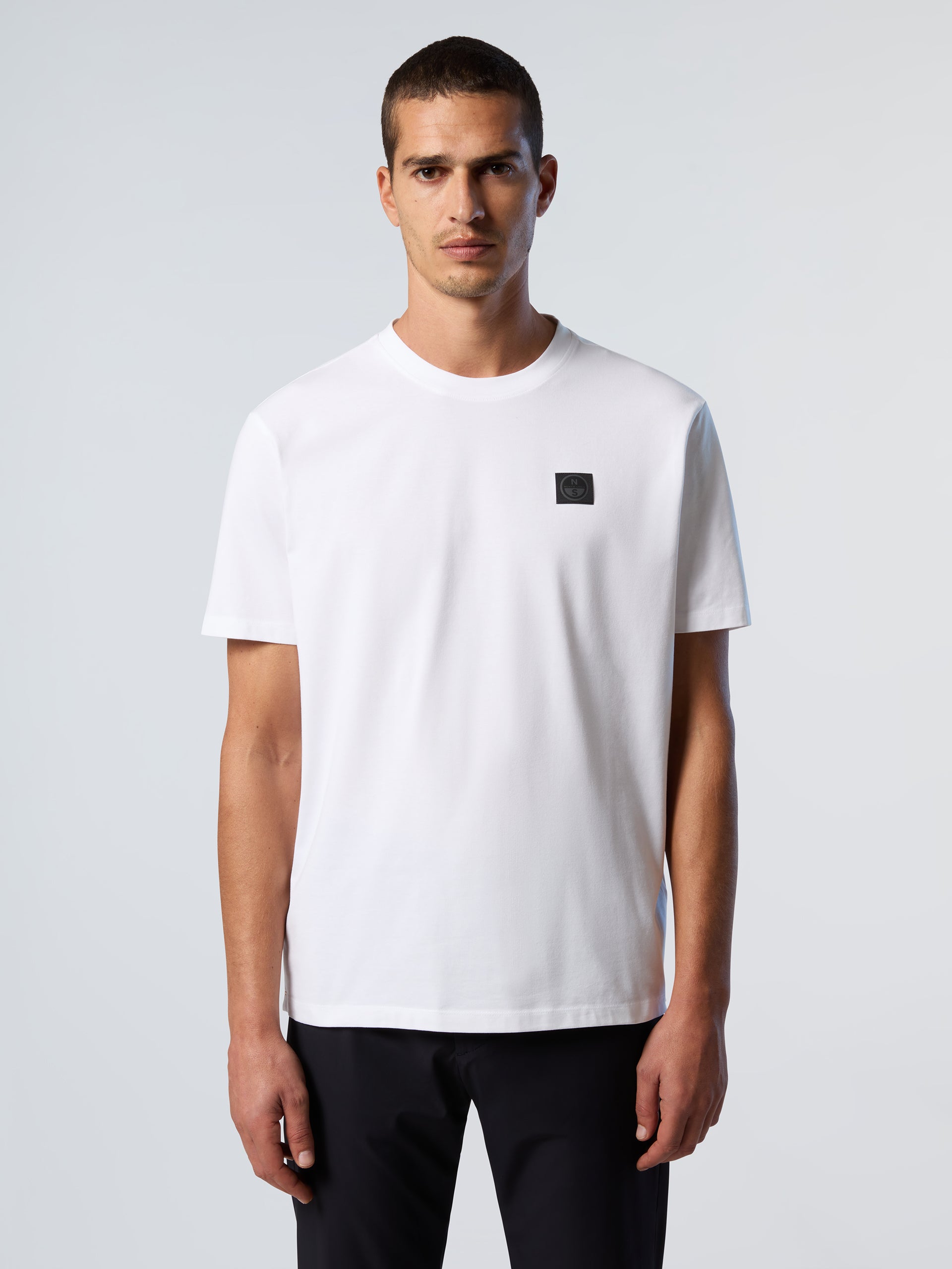 1 | White | t-shirt-short-sleeve-wlogo-693037