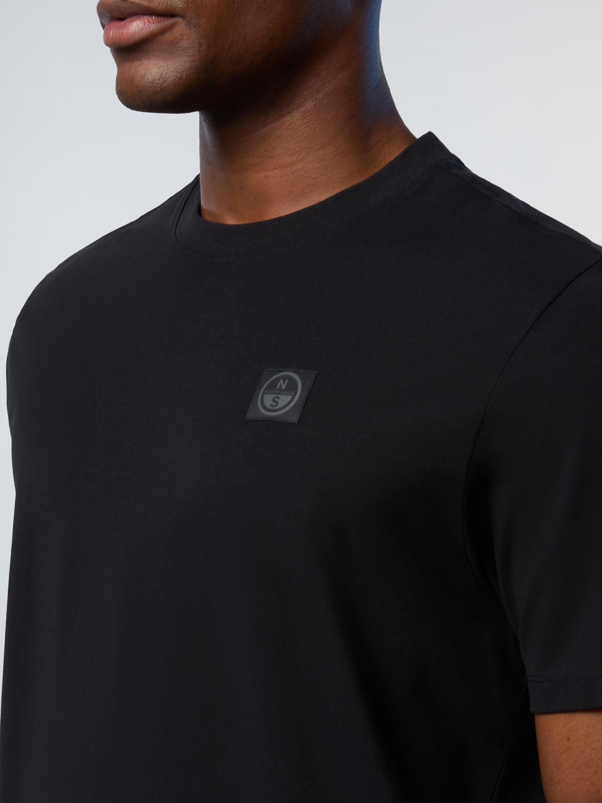 6 | Black | t-shirt-short-sleeve-wlogo-693037