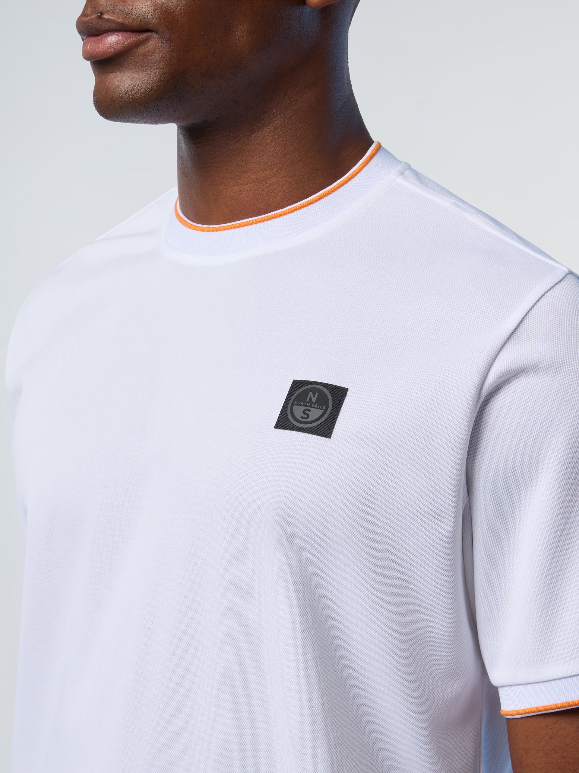 6 | White | t-shirt-short-sleeve-wlogo-693041