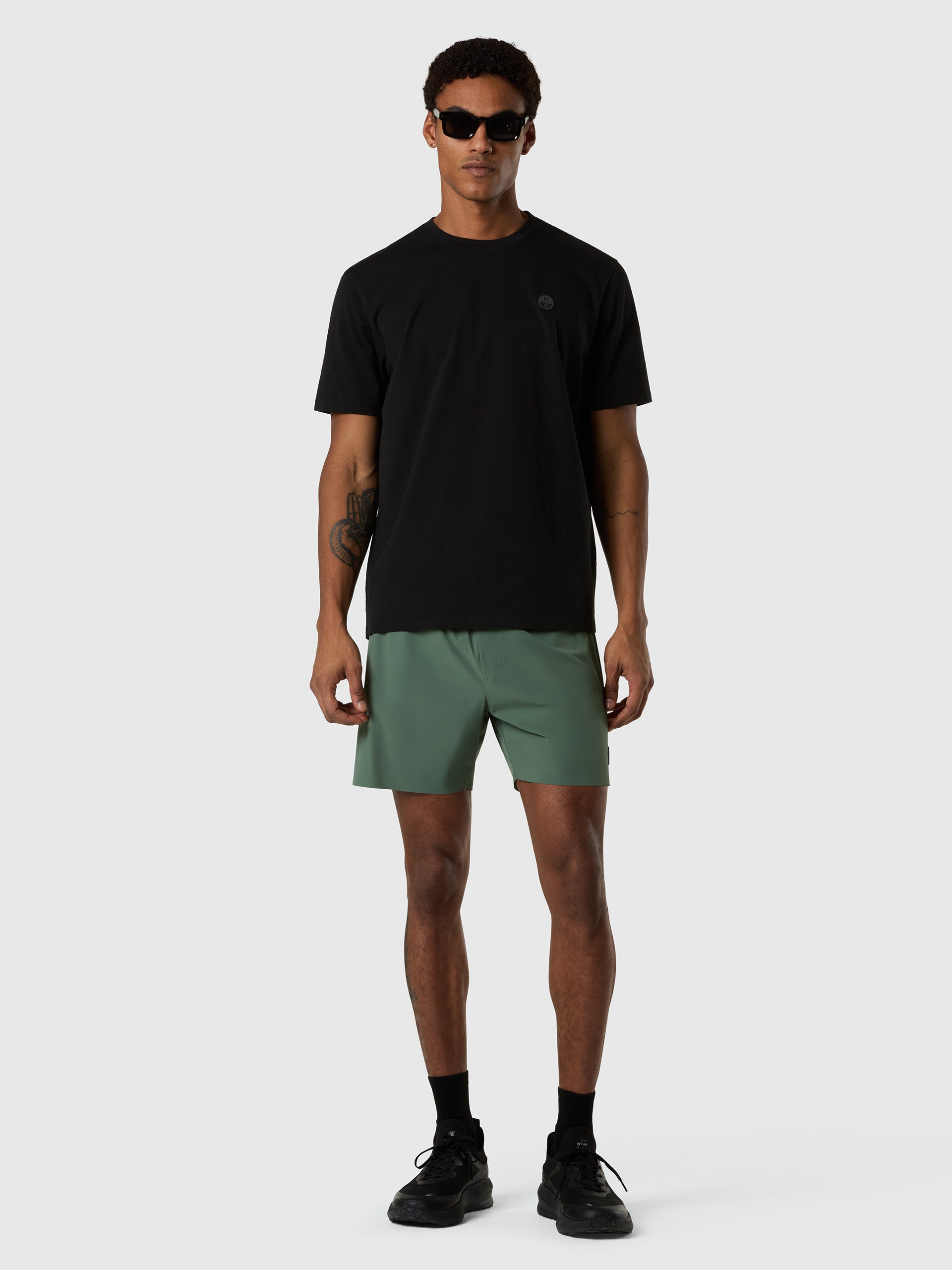 5 | Black | t-shirt-short-sleeve-693156