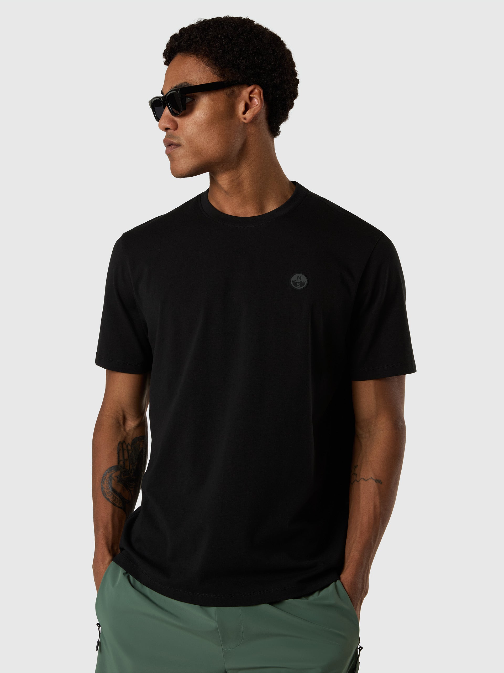 2 | Black | t-shirt-short-sleeve-693156