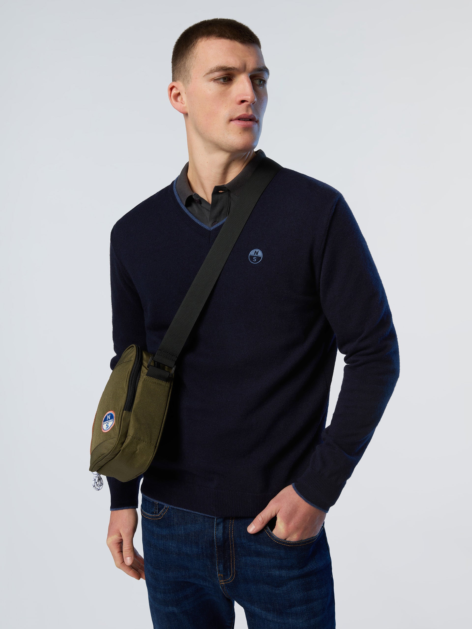 2 | Navy blue | v-neck-12-gg-knitwear-699776-1