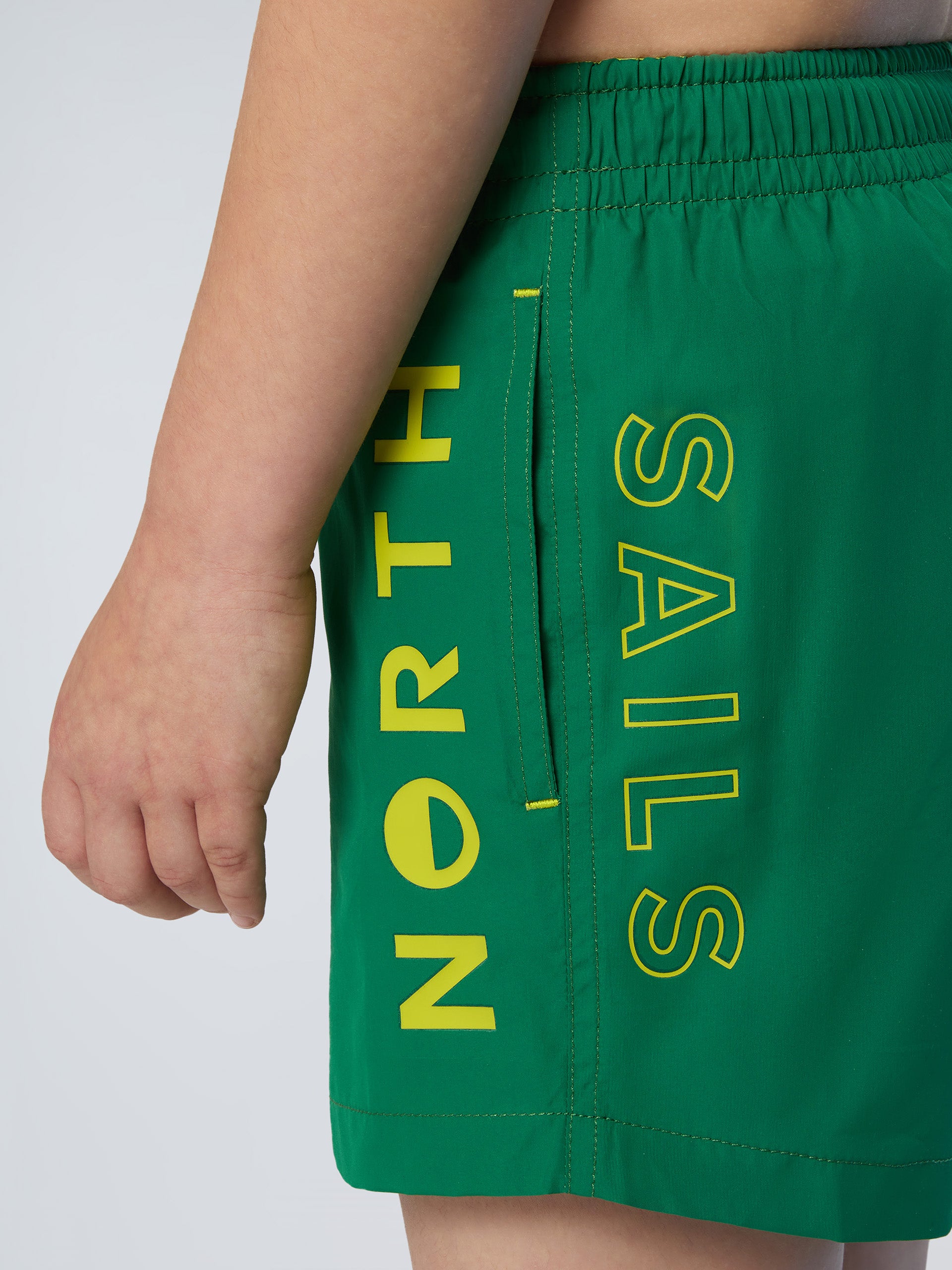 6 | Green bee | basic-volley-beachwear-wp-777575