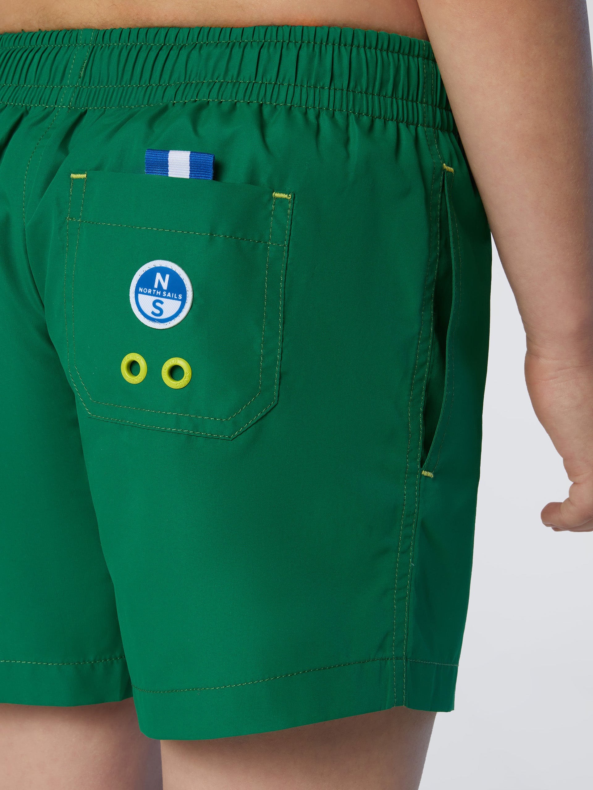 7 | Green bee | basic-volley-beachwear-wp-777575