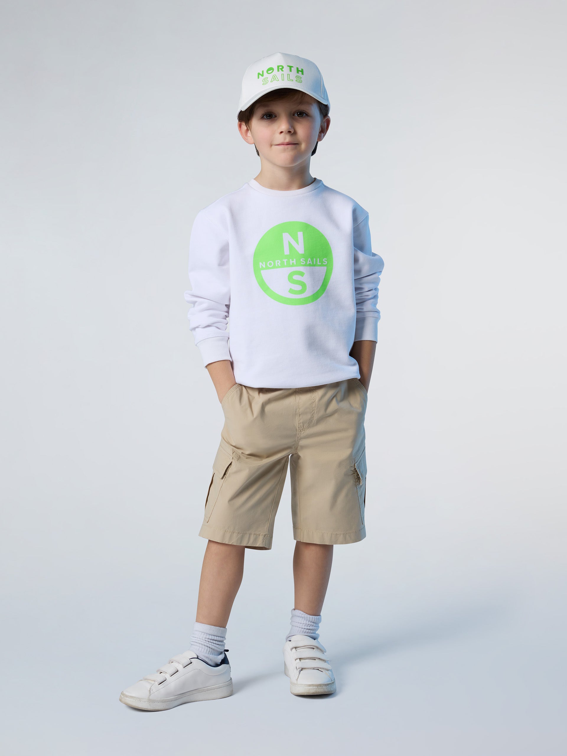 5 | White | crewneck-sweathirt-wgraphic-794387