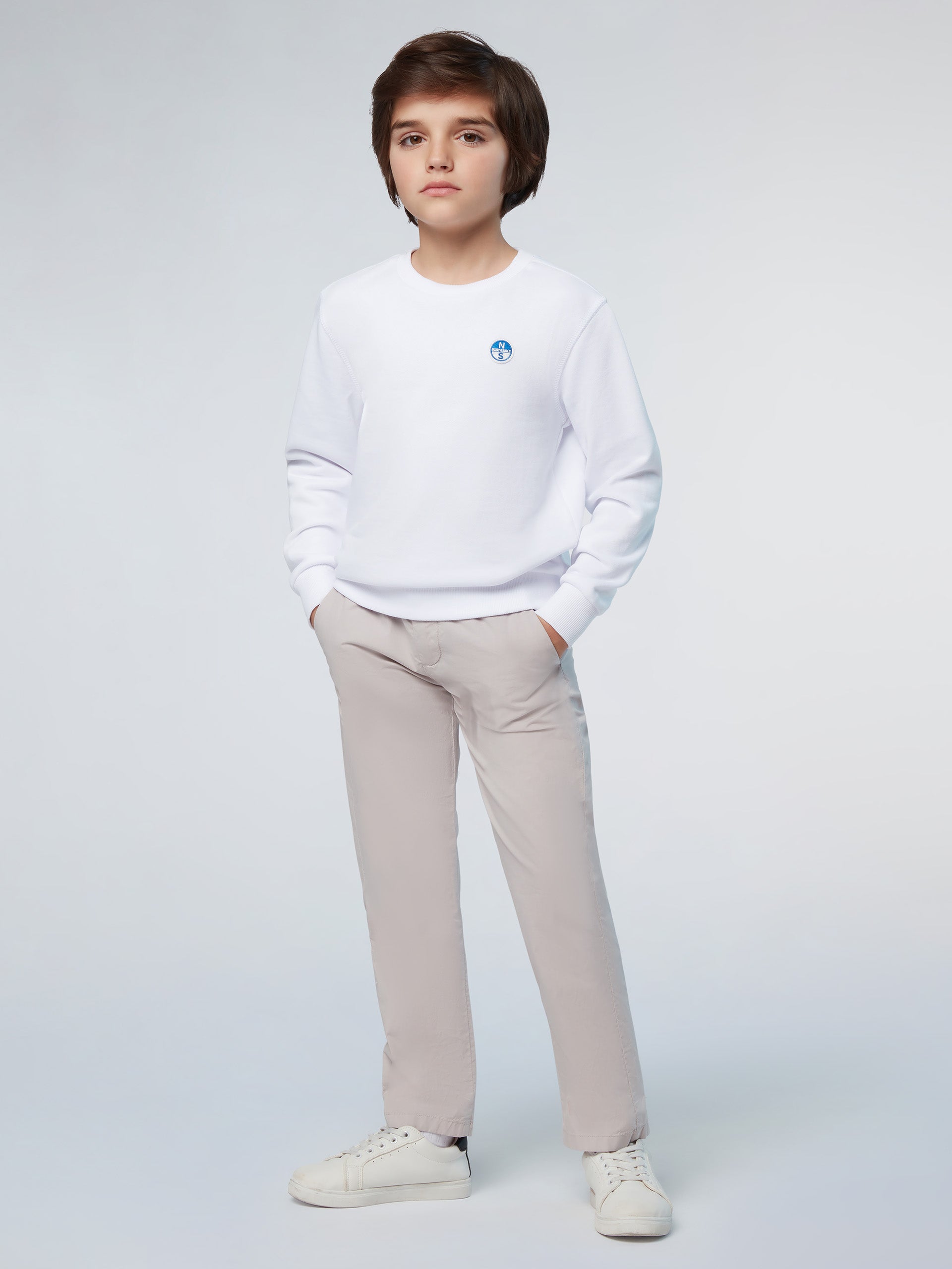 5 | White | 794458_0101_psfront1