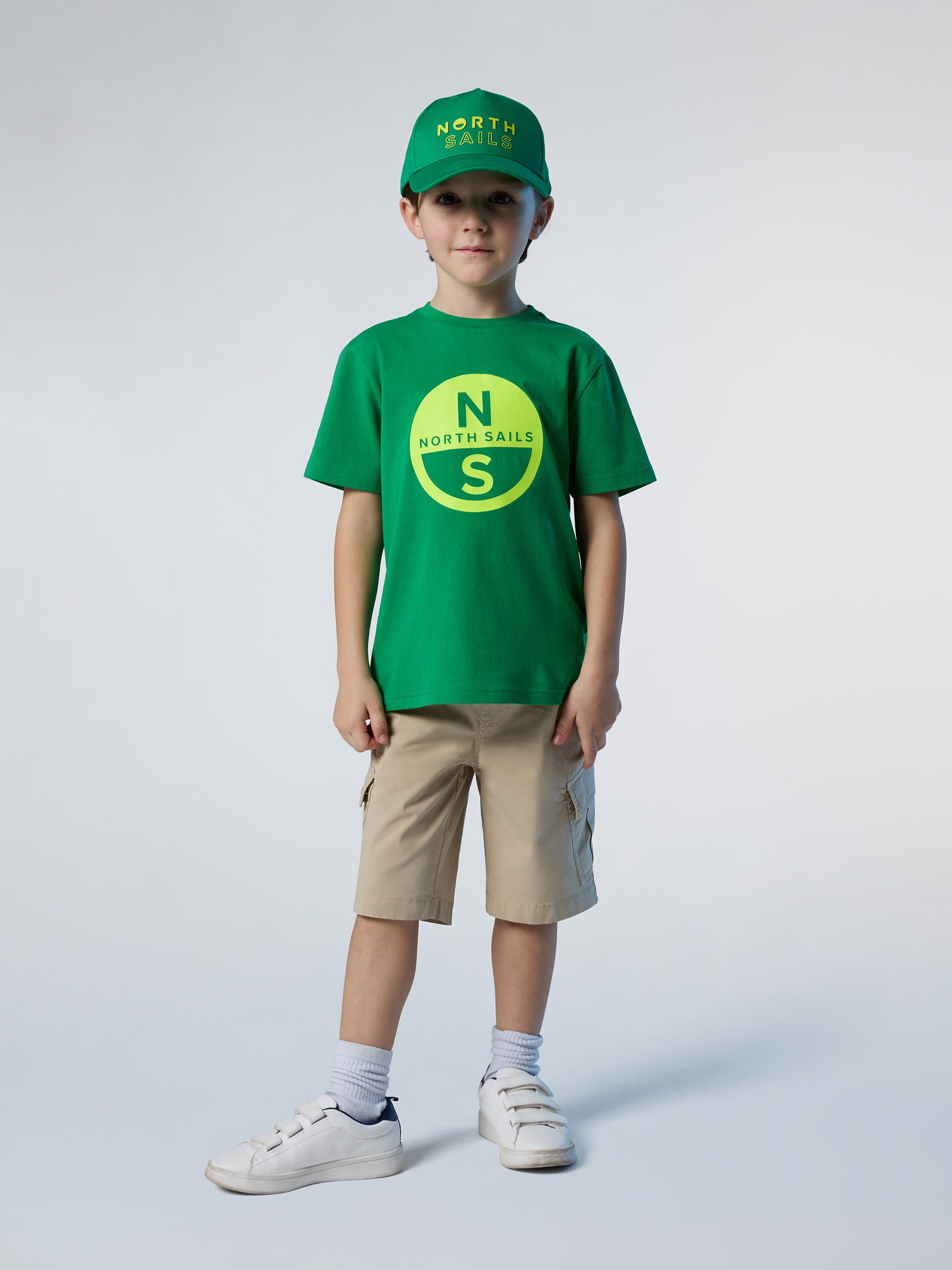 5 | Green bee | t-shirt-short-sleeve-wgraphic-795210