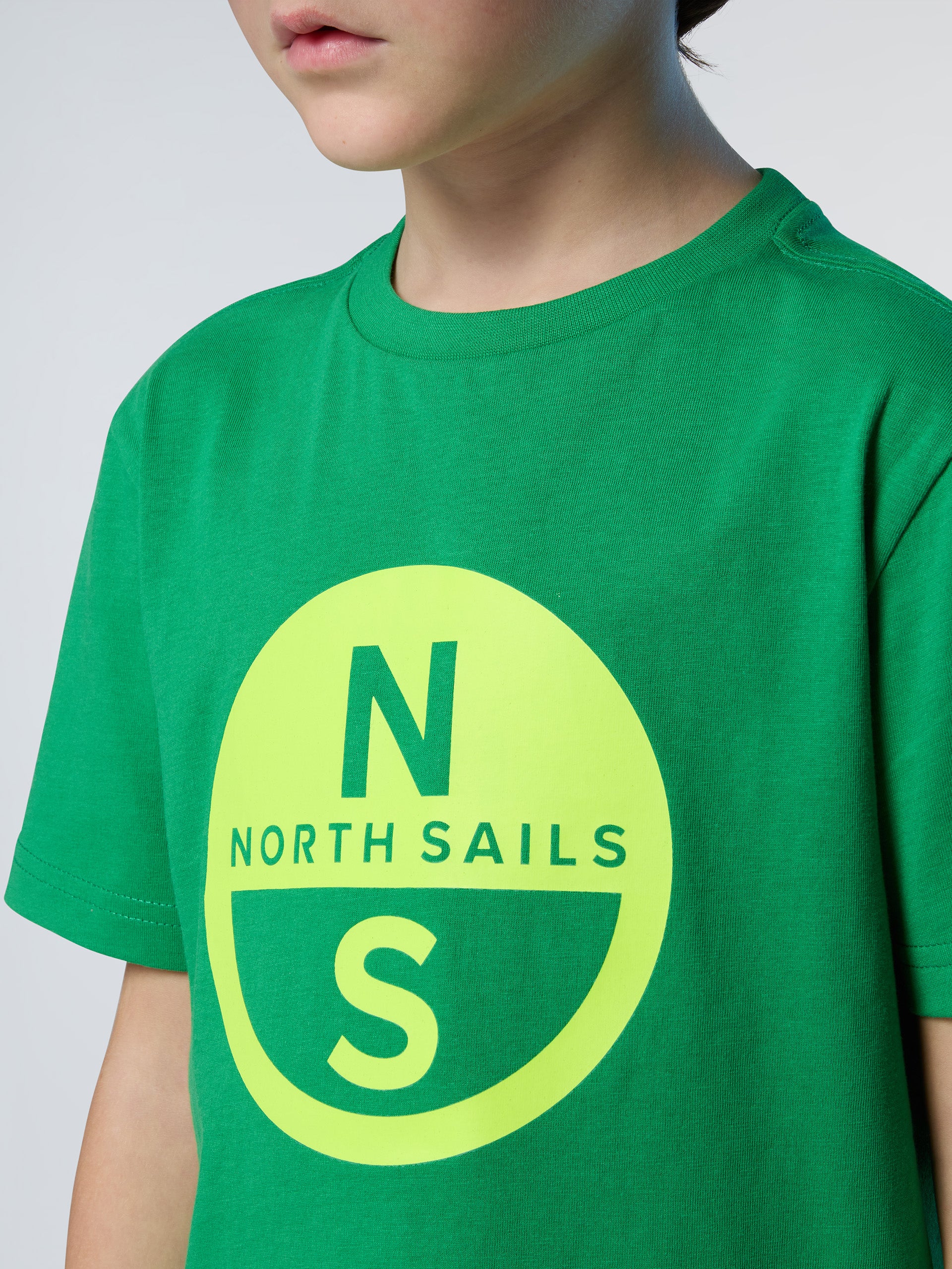 6 | Green bee | t-shirt-short-sleeve-wgraphic-795210