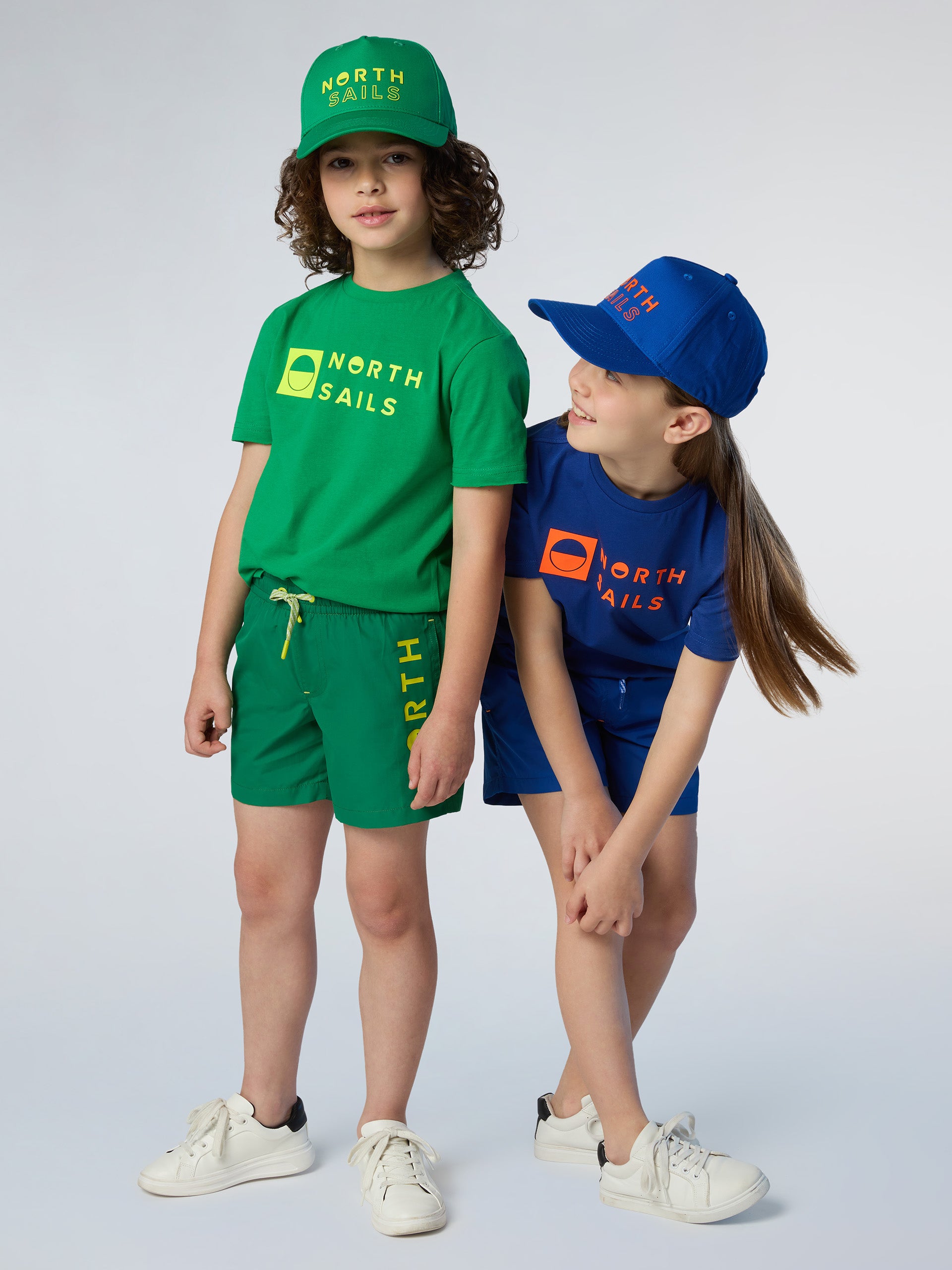 7 | Green bee | t-shirt-short-sleeve-wgraphic-795217